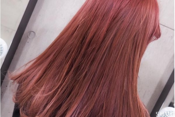 染了红色的头发多久能再染,染红头发后还可以染别的吗