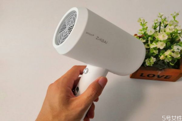 要不要用吹风机,可以用吹风机吹吗