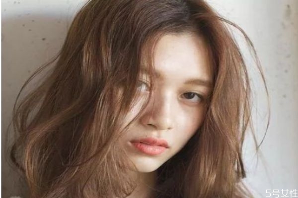 蜜糖橘发色适合黄皮肤么,蜜糖橘棕适合什么肤色