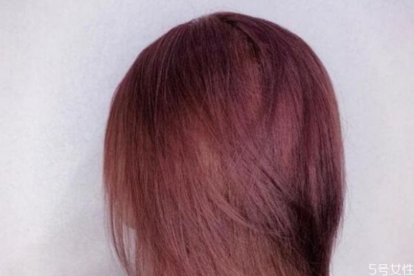 染红色头发容易掉色吗,红色头发不褪色可以染什么颜色