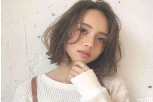 齐肩鸡蛋卷发图片,蛋蛋卷齐肩发型