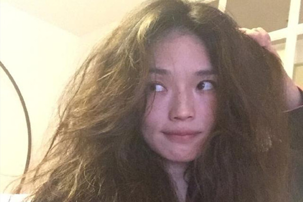 自然卷头发很毛躁怎么办,自然卷头发很毛躁怎么办男生