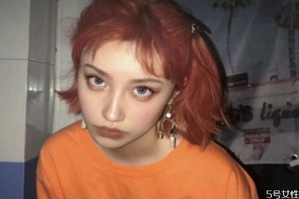 橙色头发适合什么肤色的人,橙色头发适合什么肤色 橙色头发适合什么肤色的人,橙色头发适合什么肤色