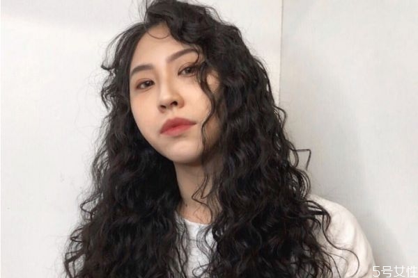 烫羊毛卷怎么打理,烫完羊毛卷怎么打理 烫羊毛卷怎么打理,烫完羊毛卷怎么打理