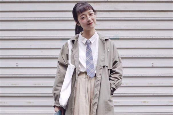 眉上刘海发型图片,发际线高适合刘海吗