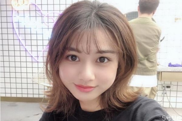 刘海老是中分怎么办,刘海老是中分怎么回事 刘海老是中分怎么办,刘海老是中分怎么回事