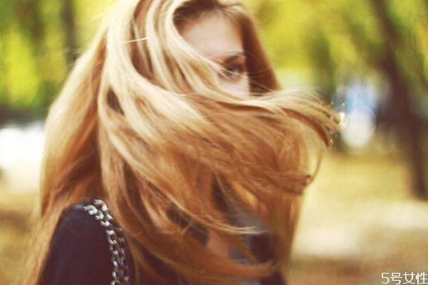 什么发色掉色不发黄,掉色不黄的发色