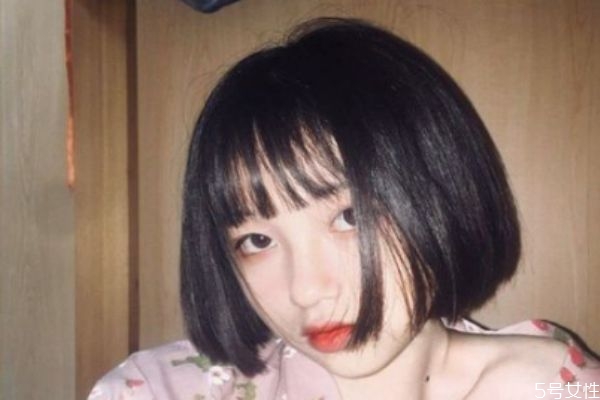 短发如何使用卷发棒卷发步骤图解,短发如何使用卷发棒视频 短发如何使用卷发棒卷发步骤图解,短发如何使用卷发棒视频