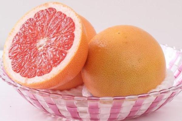 橙子怎么剥皮容易不用刀,怎样快速剥柚子皮