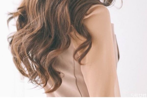 头发烫不卷是什么原因,为什么头发烫不卷怎么回事
