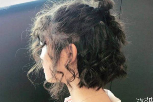 烫羊毛卷有什么要求,烫发羊毛卷是什么样的 烫羊毛卷有什么要求,烫发羊毛卷是什么样的