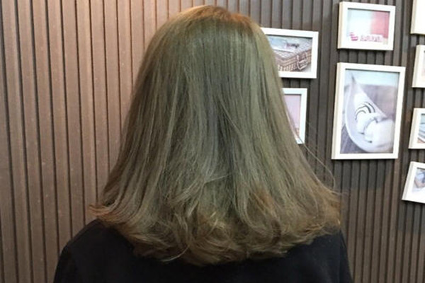 亚麻青灰色头发适合什么肤色,亚麻青色适合什么肤色