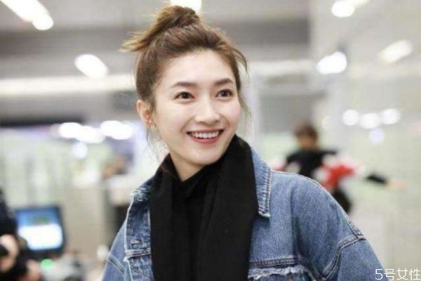 圆脸适合丸子头吗图片,圆脸适合丸子头吗