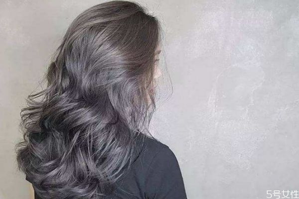 烫完头发多久可以洗头,烫完头发后脱发严重怎么办