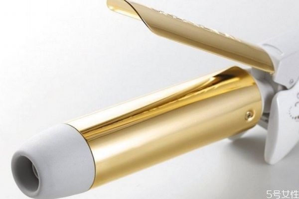 头发经常用卷发棒伤头发吗,用卷发棒卷头发伤头发吗