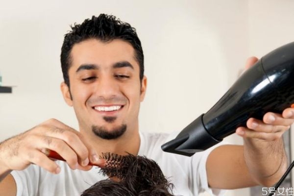 啫喱膏和弹力素的区别,啫喱膏和弹力素混在一起用可以吗 啫喱膏和弹力素的区别,啫喱膏和弹力素混在一起用可以吗