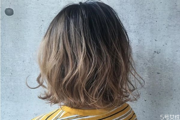 泡泡染发需要多长时间,泡泡染发时间一般多长时间 泡泡染发需要多长时间,泡泡染发时间一般多长时间