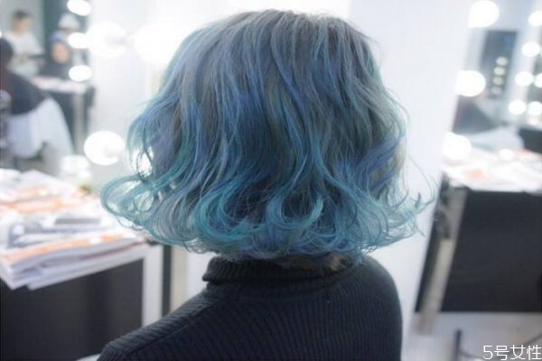 染发爆顶后最好的补救同样再染一次发顶可以吗,染发爆顶后最好的补救