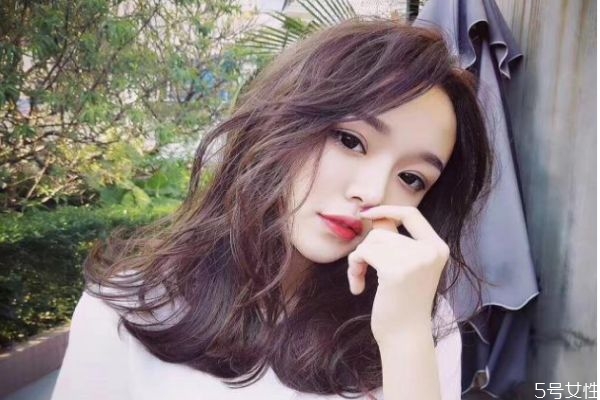 黑茶色和冷茶色的区别,黑茶色是冷色还是暖色