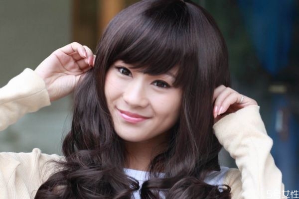 如何用自己的头发做假发套,假发怎么固定在头部