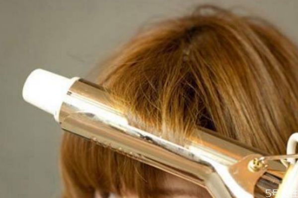 卷发棒正确使用,卷发棒对头发