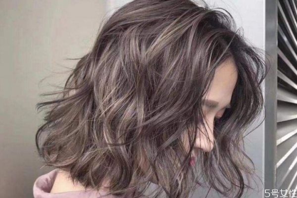 刚烫完头发梳了怎么办,烫完头发梳头了怎么办