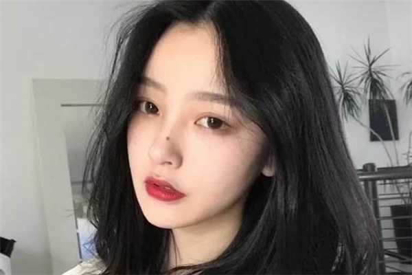 齐刘海怎么改成八字刘海,齐刘海怎么改成八字刘海视频