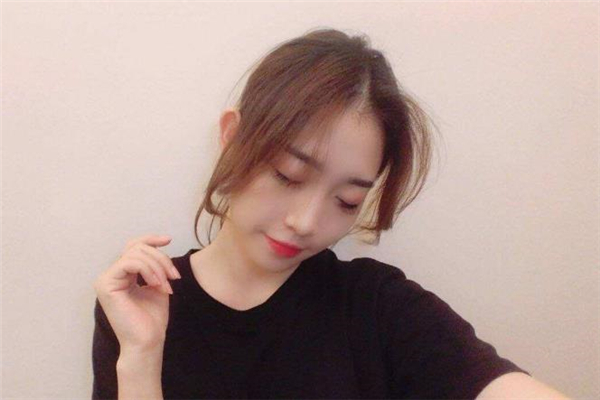 八字刘海配什么发型好看,八字刘海搭配什么发型