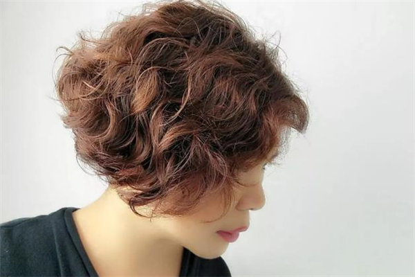 海藻烫发型适合什么人,海藻烫短发 海藻烫发型适合什么人,海藻烫短发