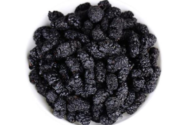 桑葚干的最佳吃法,桑葚干的正确吃法