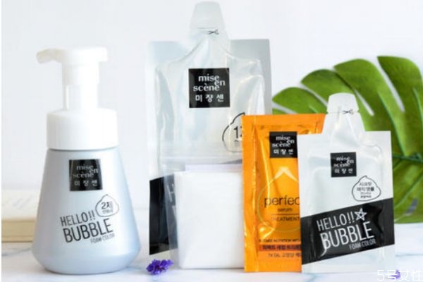 怎样防止染发褪色,染完头发如何防止褪色