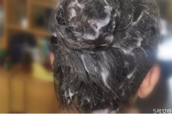 泡泡染发剂使用注意事项,泡泡染发剂的使用步骤