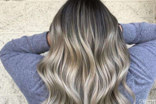 先染发尾过多久染发根,染完发尾多久染发根