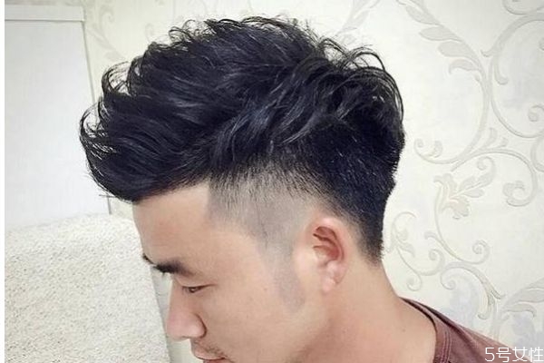 男生飞机头是什么样的,男士飞机头 男生飞机头是什么样的,男士飞机头