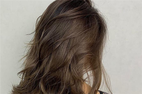 头发染亚麻色太黄了怎么办,烟把衣服染黄了怎么办