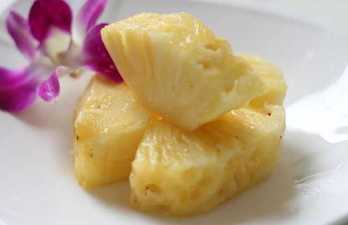 菠萝可以和蜂蜜一起吃吗,菠萝蜜为什么不可以和蜂蜜一起吃