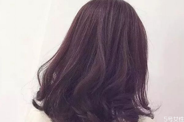 烫完头发要注意什么,烫发后的注意事项