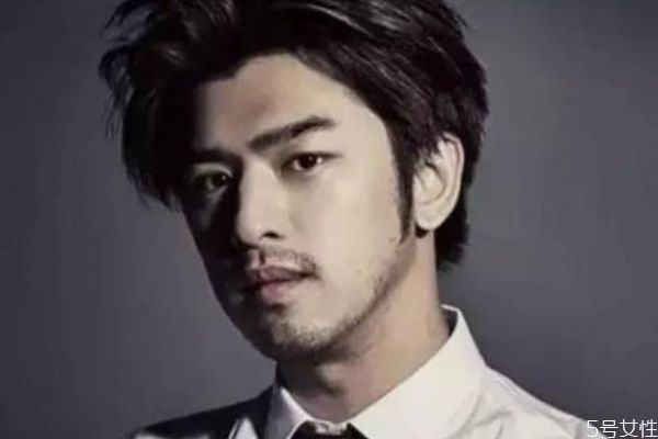 鬓角的作用,什么是鬓角 鬓角的作用,什么是鬓角