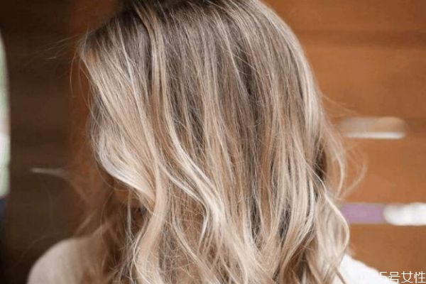 咖啡染白发的正确方法,咖啡可以染白发吗? 咖啡染白发的正确方法,咖啡可以染白发吗?