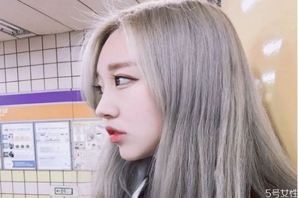 白头发多久染一次头发最合适,白头发用什么染发最好