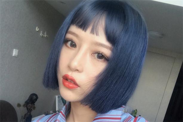 蓝灰色发色怎么调配,蓝灰色发色怎么调