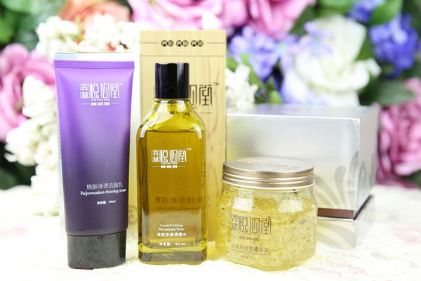 什么牌子的精油护发最好用,烫发后护发精油哪个牌子好 什么牌子的精油护发最好用,烫发后护发精油哪个牌子好