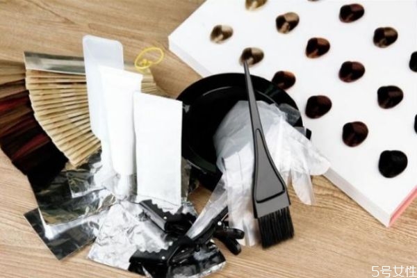 染发不掉色的小窍门 怎样保证染发后不掉色,染发怎样才能不掉色