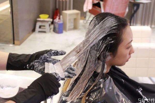 染发前能洗头发吗,染发前要不要洗头发