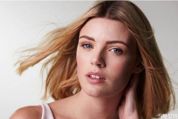 头发干枯怎么护理,头发干燥枯萎该怎么护理