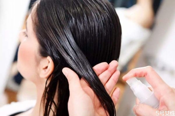 头发太油天天洗头好吗,油性头发天天洗头发好不好