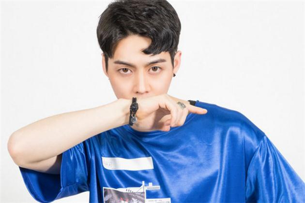 逗号刘海适合什么脸型男,逗号刘海适合什么脸型