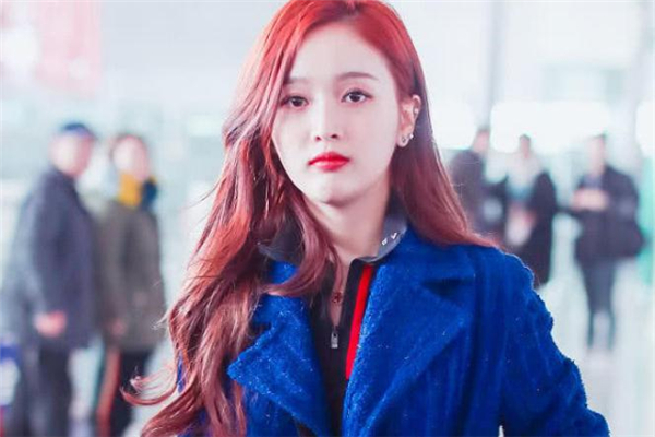 酒红色头发会老气吗,酒红色头发是不是显人老