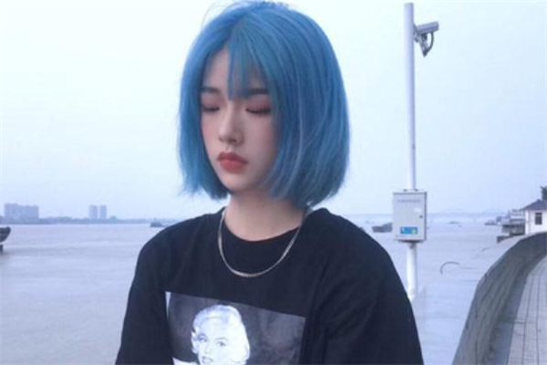 天使蓝掉色后变什么色,天使蓝发色掉色过程