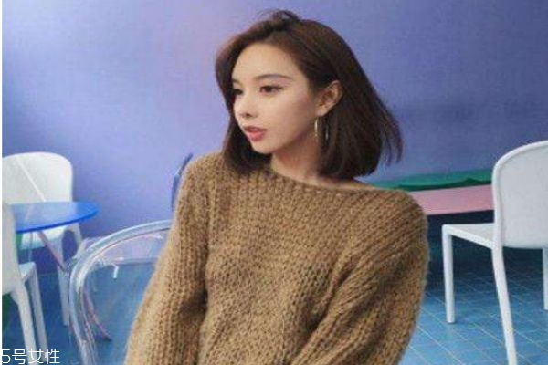 染什么颜色的头发显得皮肤白,染发哪个颜色显白